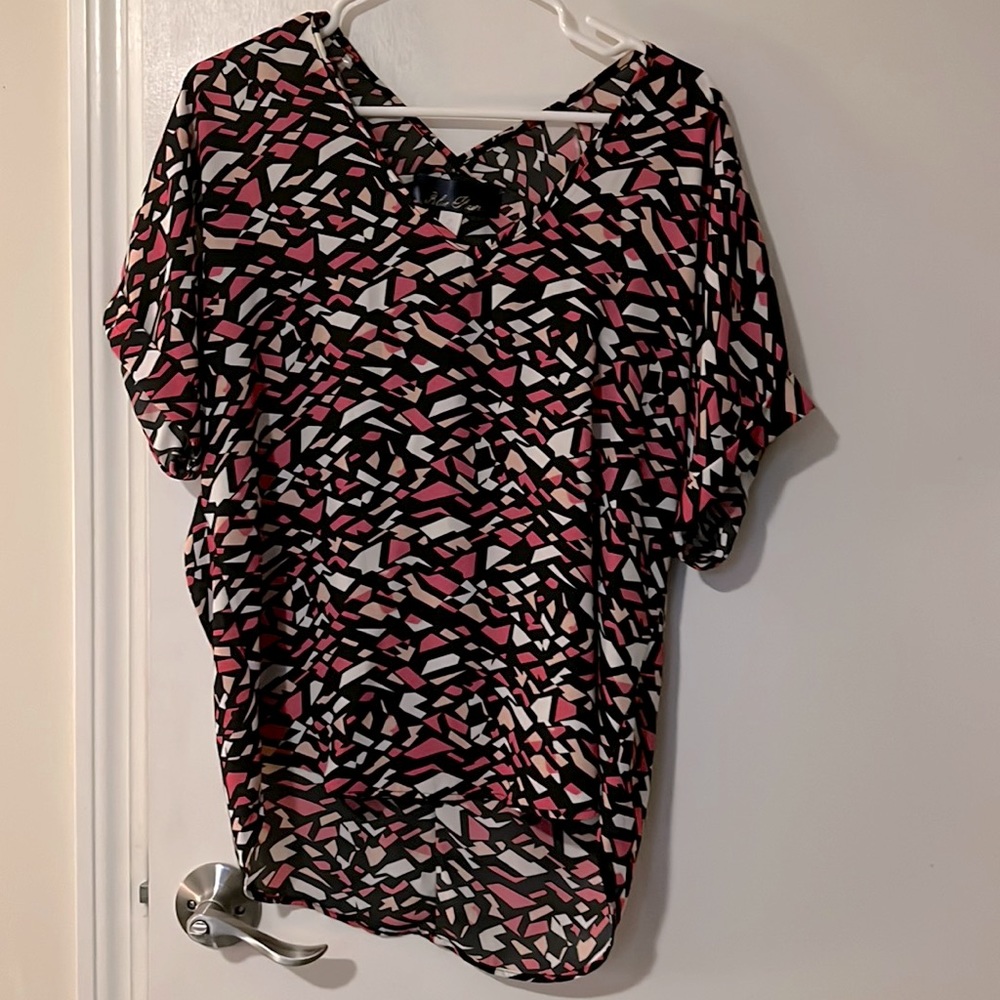 Random patterned vibrant pink colors